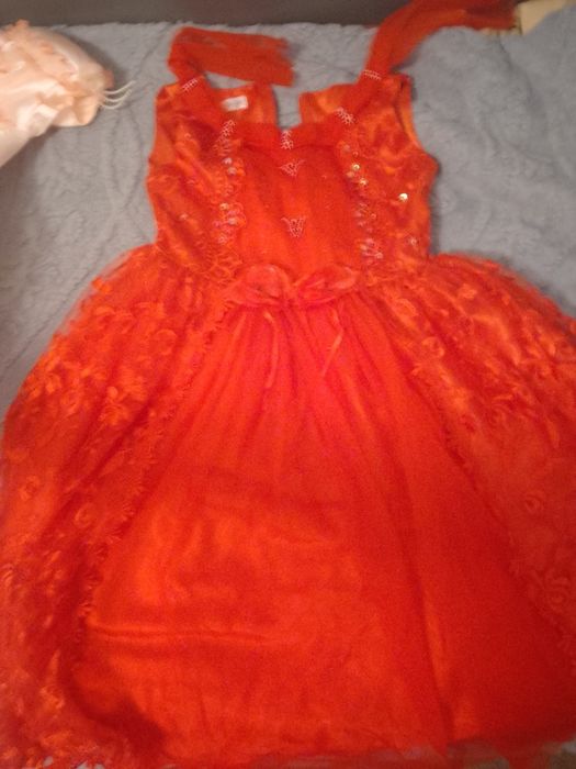 ЦЕНА ДОГОВІРНА. Продам плаття для дівчинки
