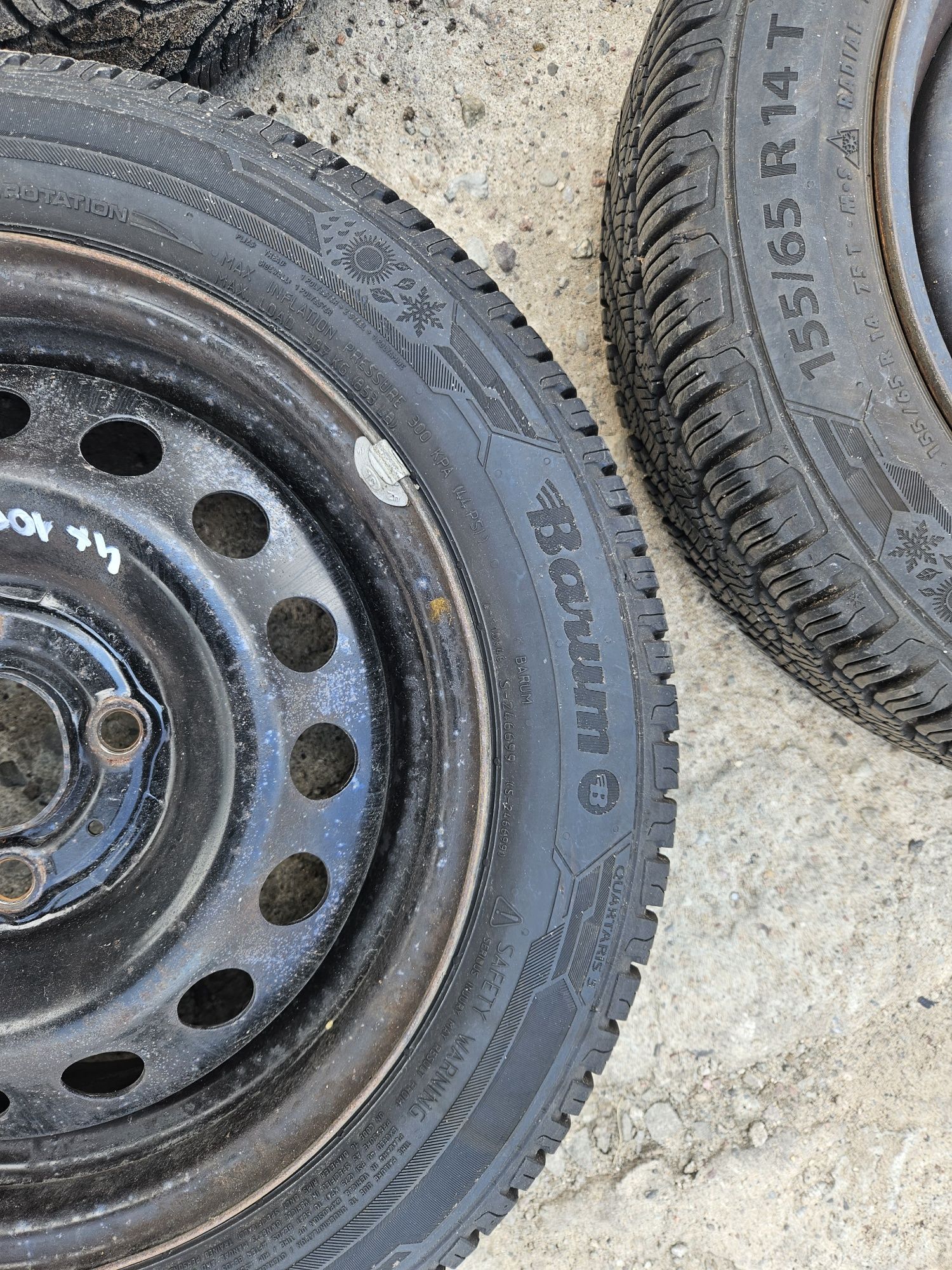 Felgi stalowe 14 opony Nissan Micra 4x100 wielosezonowe