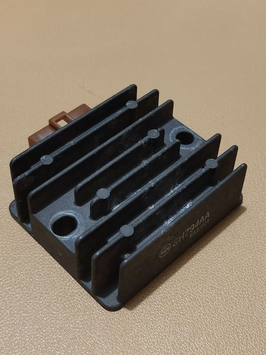 Регулятор / Реле напряжения 10B-H1960-00 Yamaha Gear UA06J