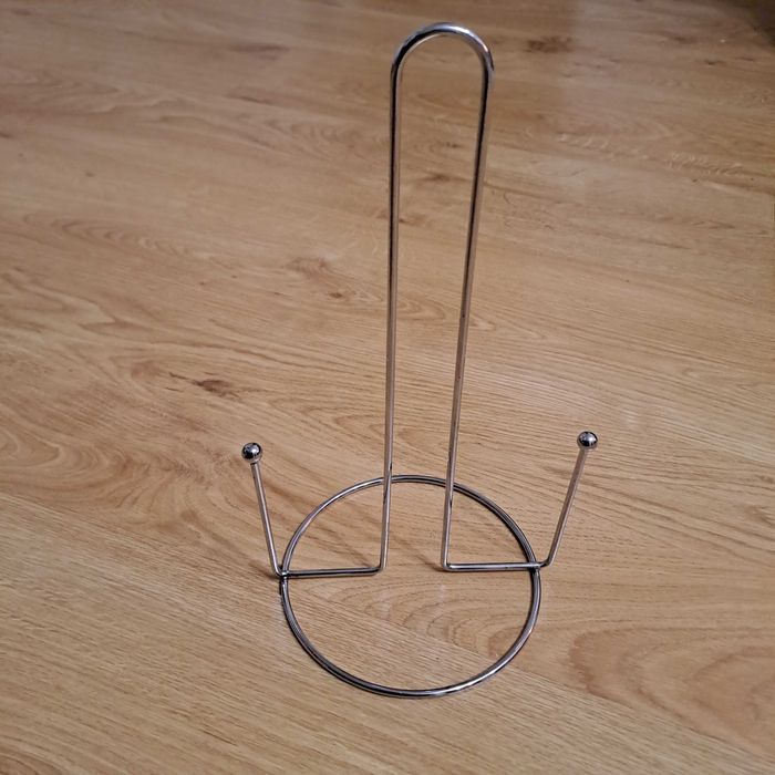 Stojak metalowy na ręcznik kuchenny