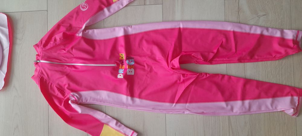 Nowy kombinezon do pływania + czapka 104-110cm 4-5 żyrafa długi rękaw