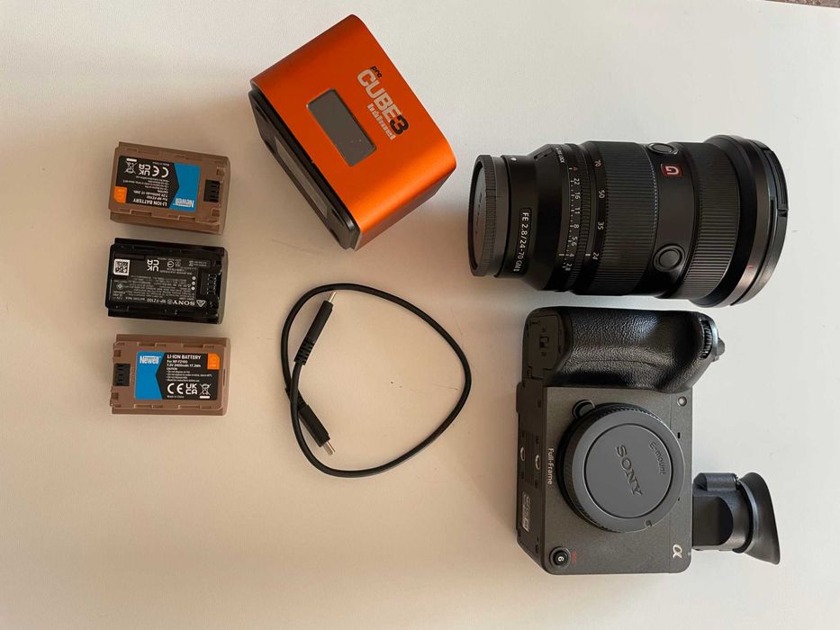 Impecavel !camera Sony ILm Fx2+Sony24-70mm F:2.8GMII+carregador+3x bat