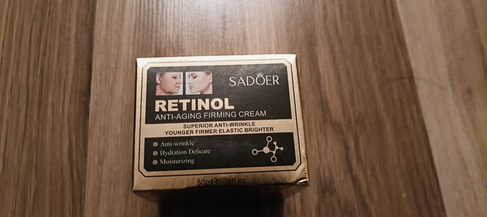 Krem z retinolem na noc + pędzle do makijażu