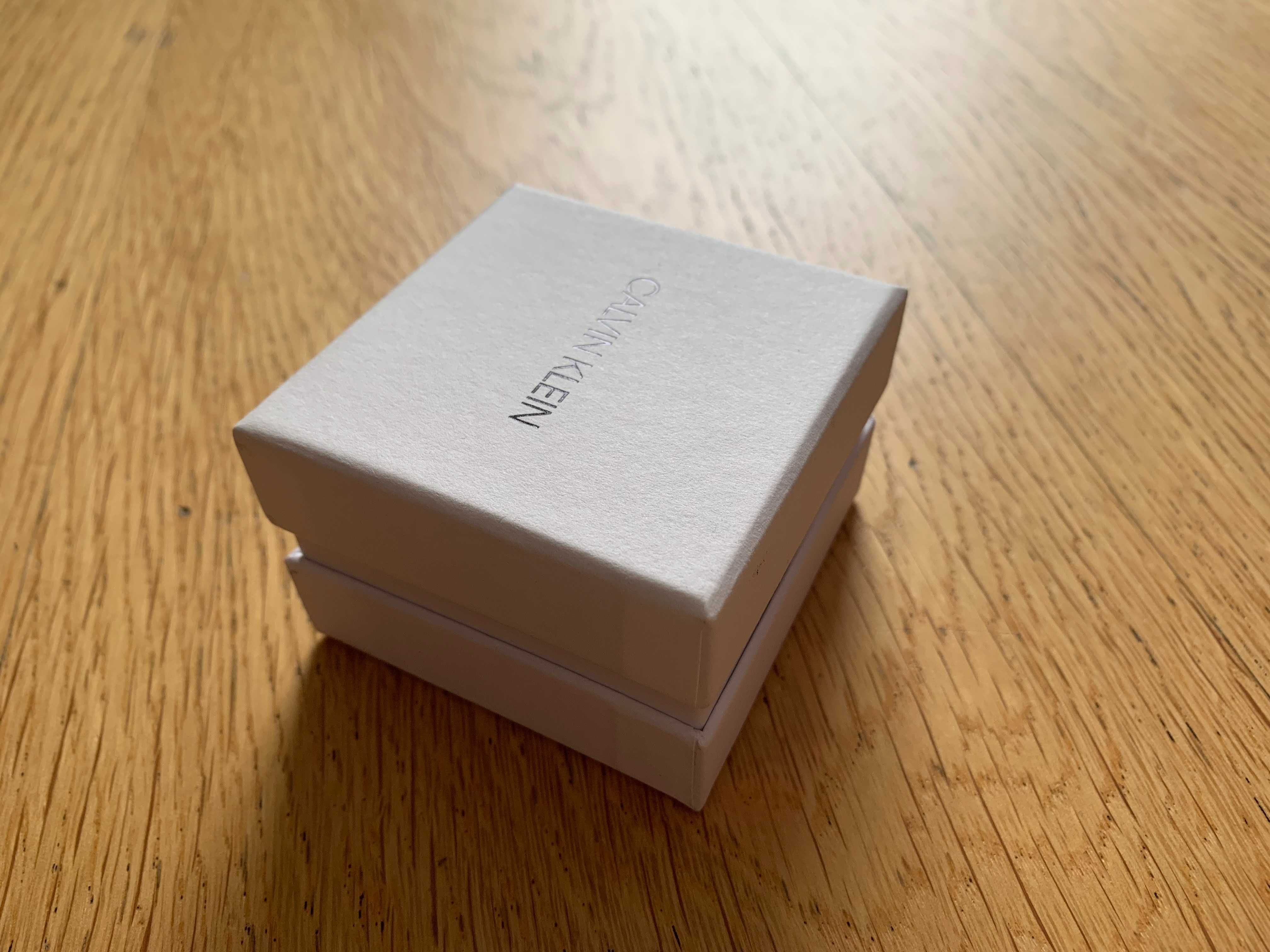 Pudełeczko kartonik na biżuterię CK Calvin Klein biały