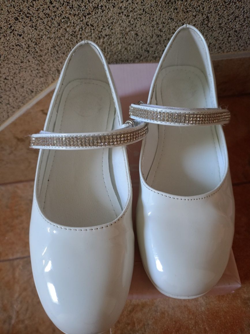 Buty białe 33 komunijne