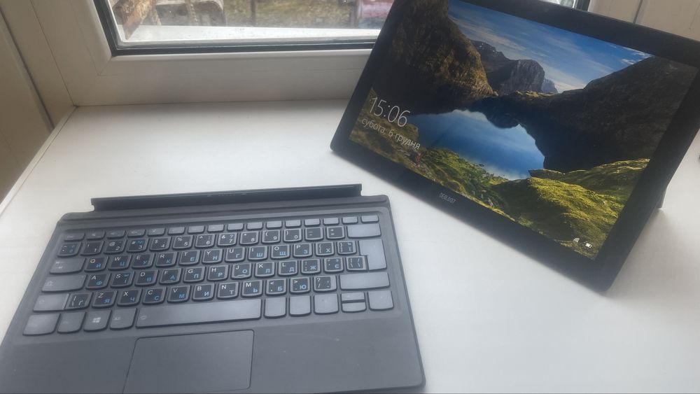 Планшет\ноутбук Lenovo на Windows 10