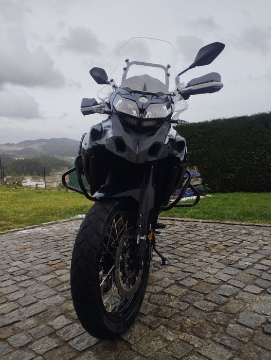 Benelli TRK 502X 2021 + Kit Malas GIVI