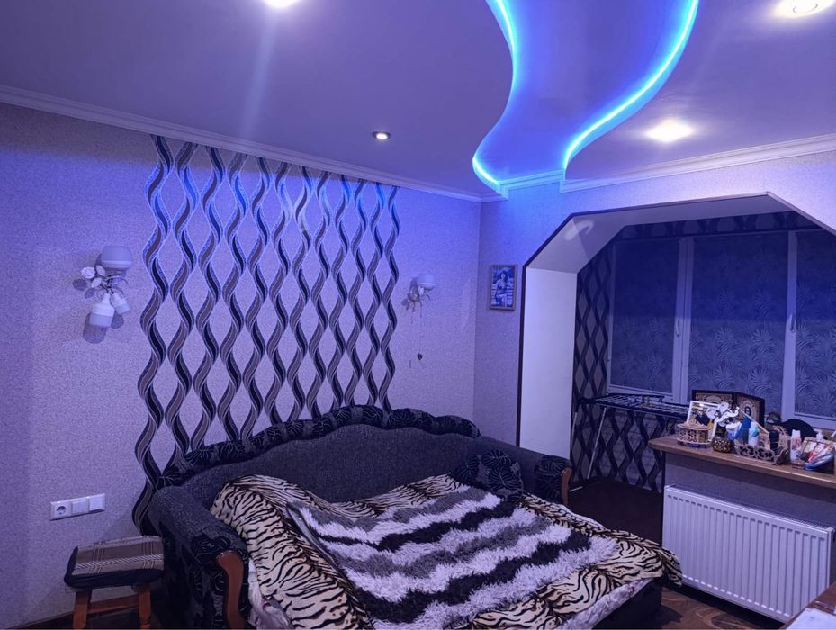 Продаж трьохкімнатної квартири. Калинівка.