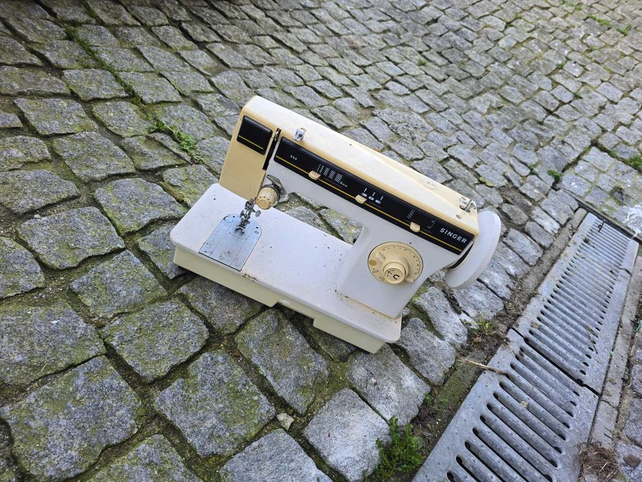 Maquina de costura Singer