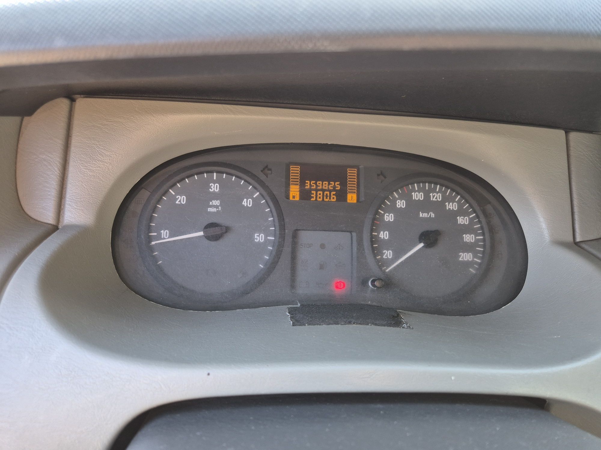 Opel Vivaro L2H2 2.0 cdti 115 KM rok 2007 blaszak