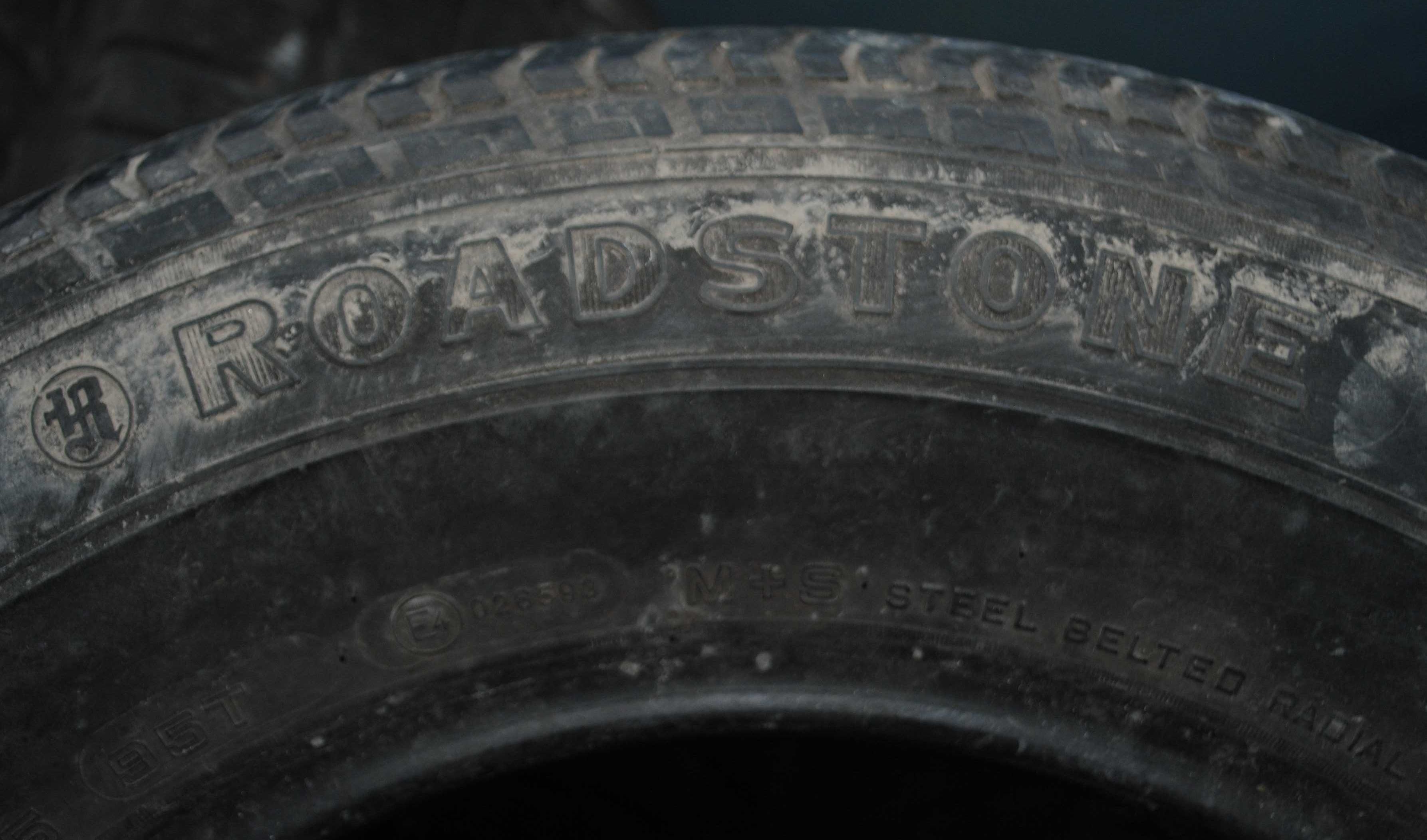 1 шина Roadstone 205/70 R15 4,5-5 мм без гуль, латок, порізів 2004р .