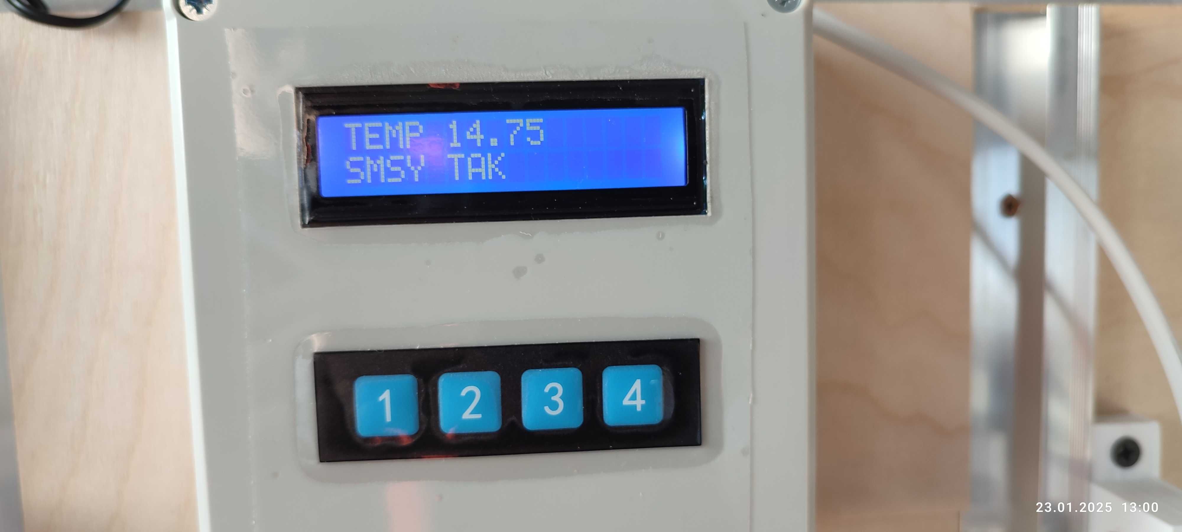 Automatyczne drzwi do kurnika z powiadomieniami SMS czujnik zmierzchu