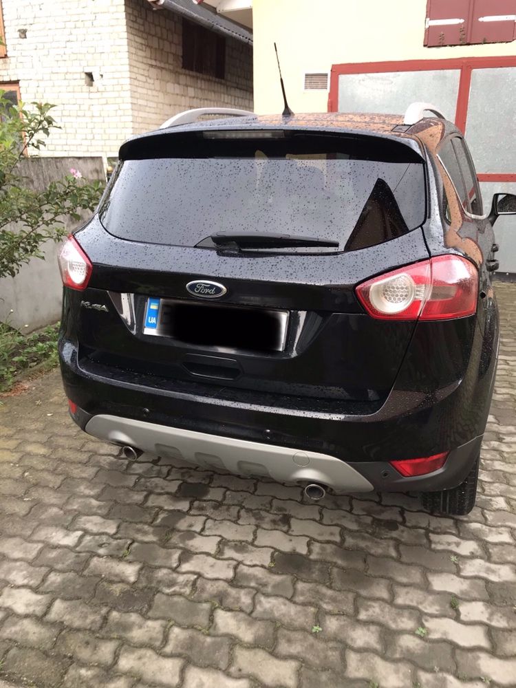 Ford Kuga 2012 року