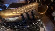 Replica da bota de ouro do eusebio