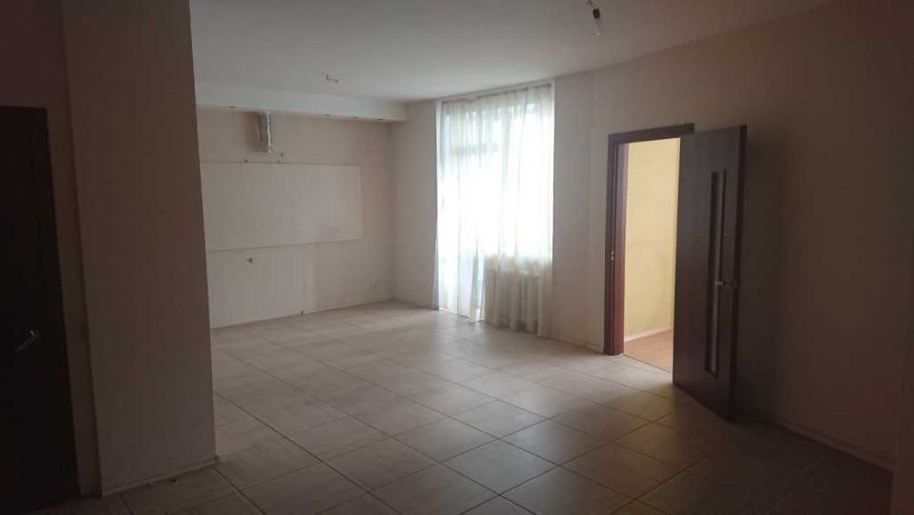 Продаж 2-к квартири 72,1 м2 м.Київ, вул.Драгоманова, 6-А  82000 $