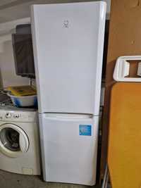 Frigorífico Indesit semi novo