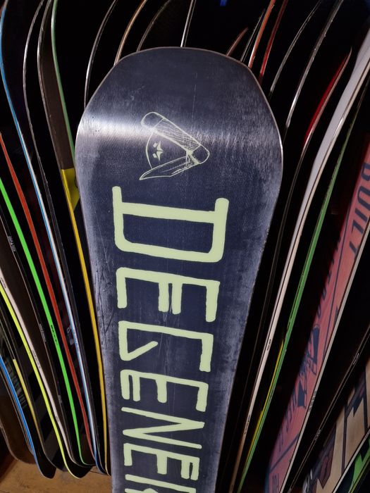 Deska snowboardowa Rome artifact rocker 153 cm snowboard