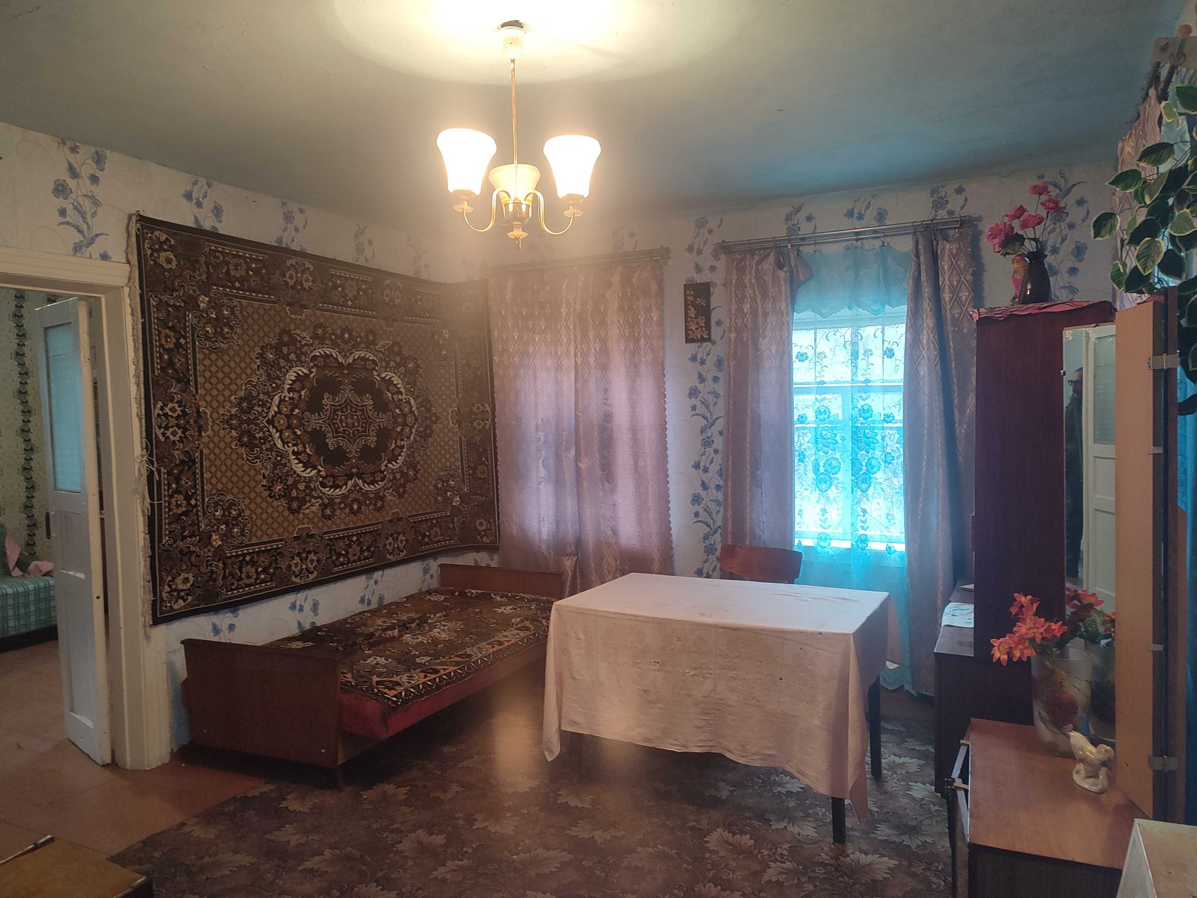 Будинок в селі під дачу або житло