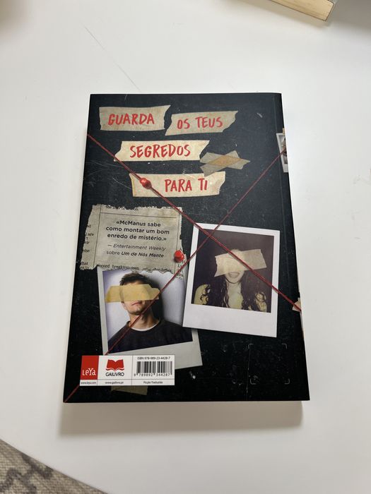 Coleção de livros da série “Um de nós mente”