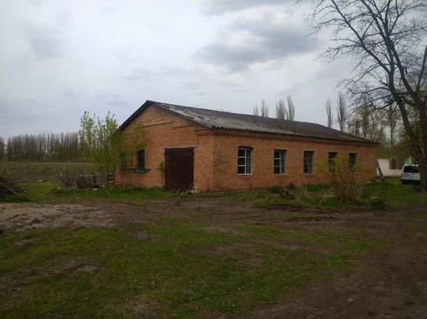 Сдается в аренду база фермерское хозяйство територия совхоза 4,3 га