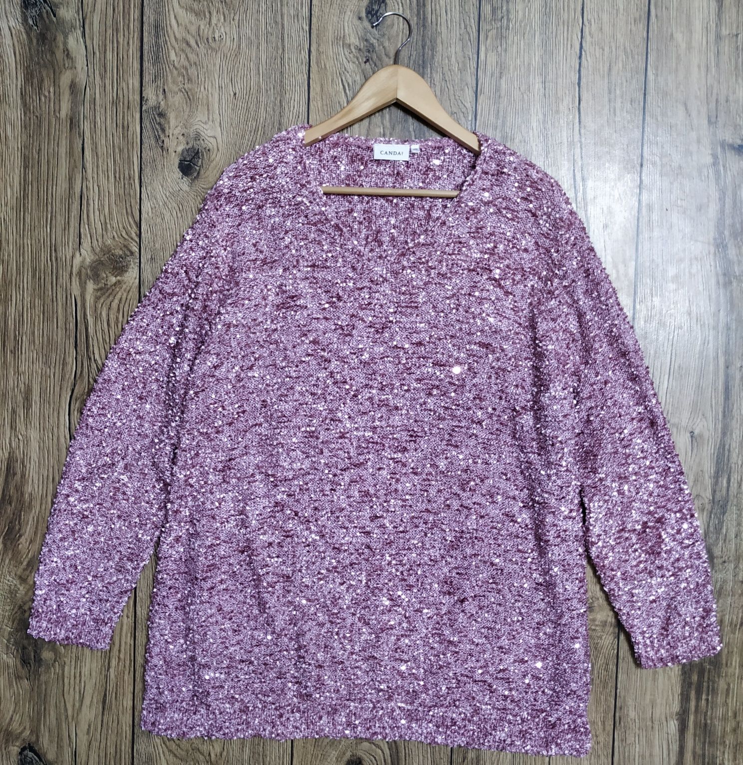 C&A różowy sweter glamour cekiny