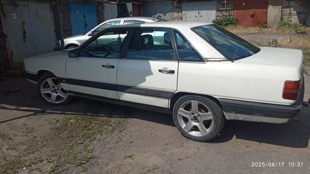 Продам авто Ауді 100