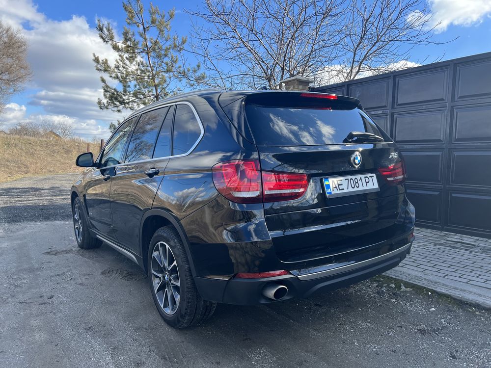 Продам BMW X5 2017 год