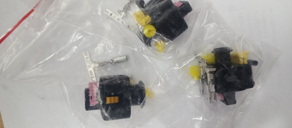 Wtyczki wtrysków silnika 1.9 JTD, CDTI 150 KM 3 sztuki