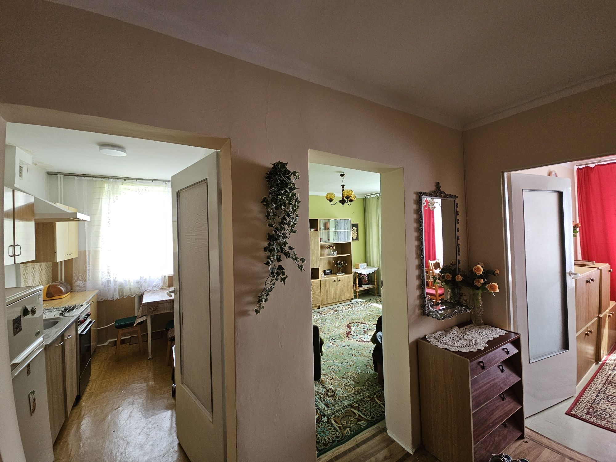 Apartament w stylu PRL (oryginalne przedmioty i meble)