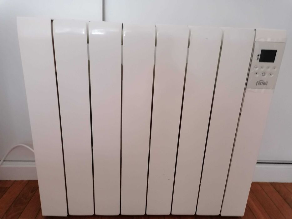 Aquecedor Emisor eléctrico Ferroli RIMINI DP 100 novo sem uso