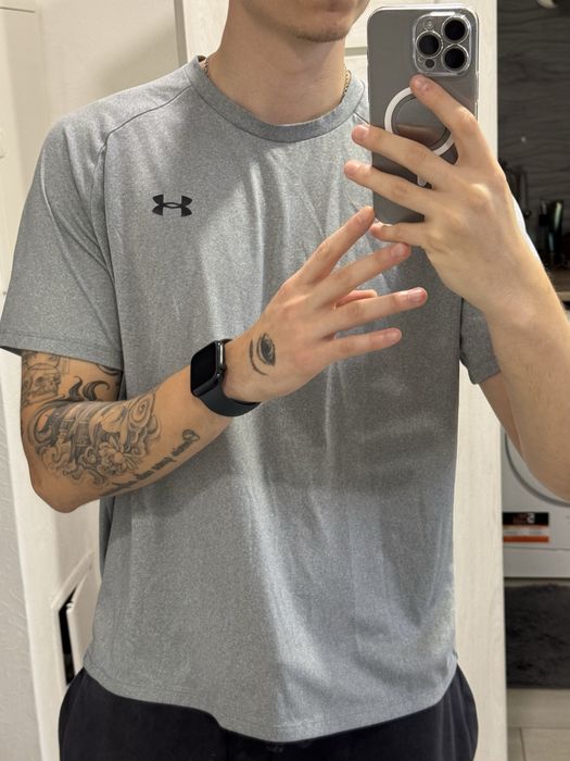 Футболка under armour