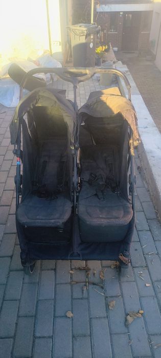 Wózek dla bliźniaków , podwójna spacerówka