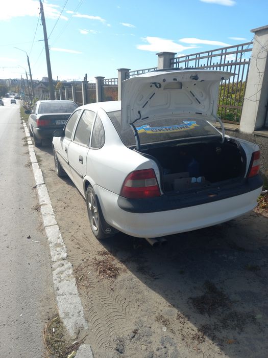 Opel vectra B бензин 1.6
