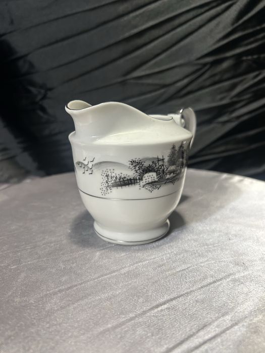 Mlecznik porcelanowy Kutani – ręcznie malowany – Japonia