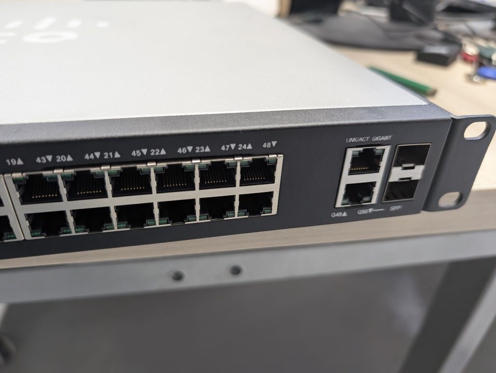 Акція Гігабітний  Коммутатор Cisco SG200-50P 48-Port Gigabit 24- PoE
