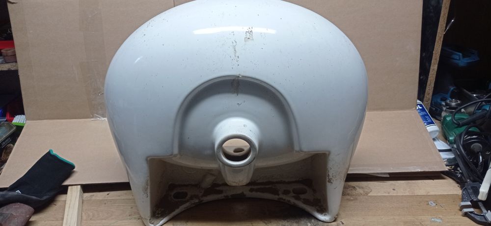 Umywalka "Koło" nie używana .