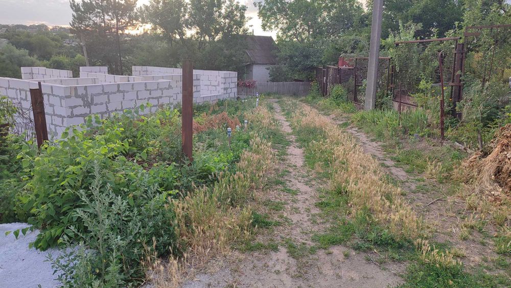 Недобудова - дім 92 м.кв на ділянці 4,5 соток