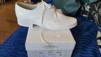 Buty chłopięce białe skórzane nowe rozmiar 34