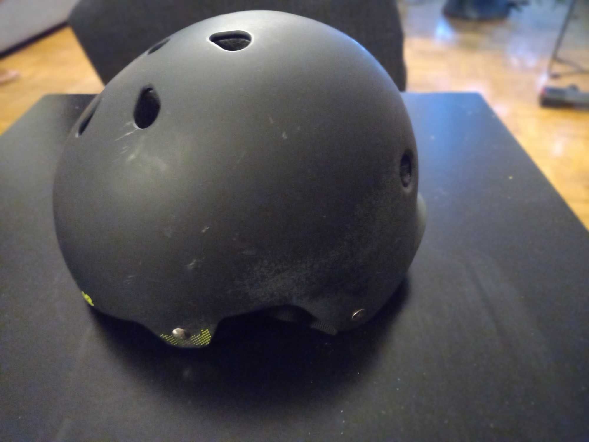 Kask K2 varsity do hulajnogi i rolek