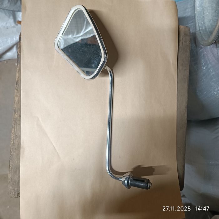 Дзеркало ретро на мотоцикл