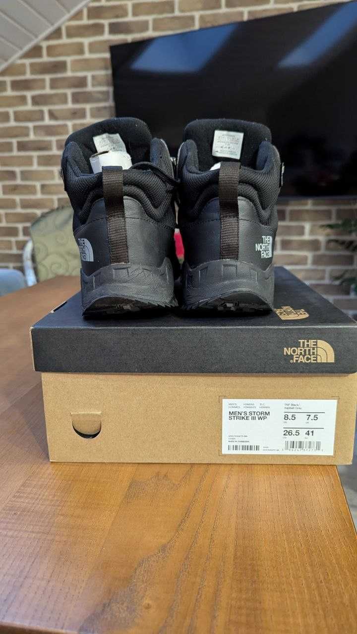 North Face Storm Strike III  41р, 26,5см ідеальний стан, майже нові