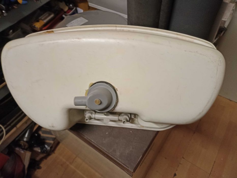 Zlew umywalka toaleta kempingowa kemping kamper przyczepa