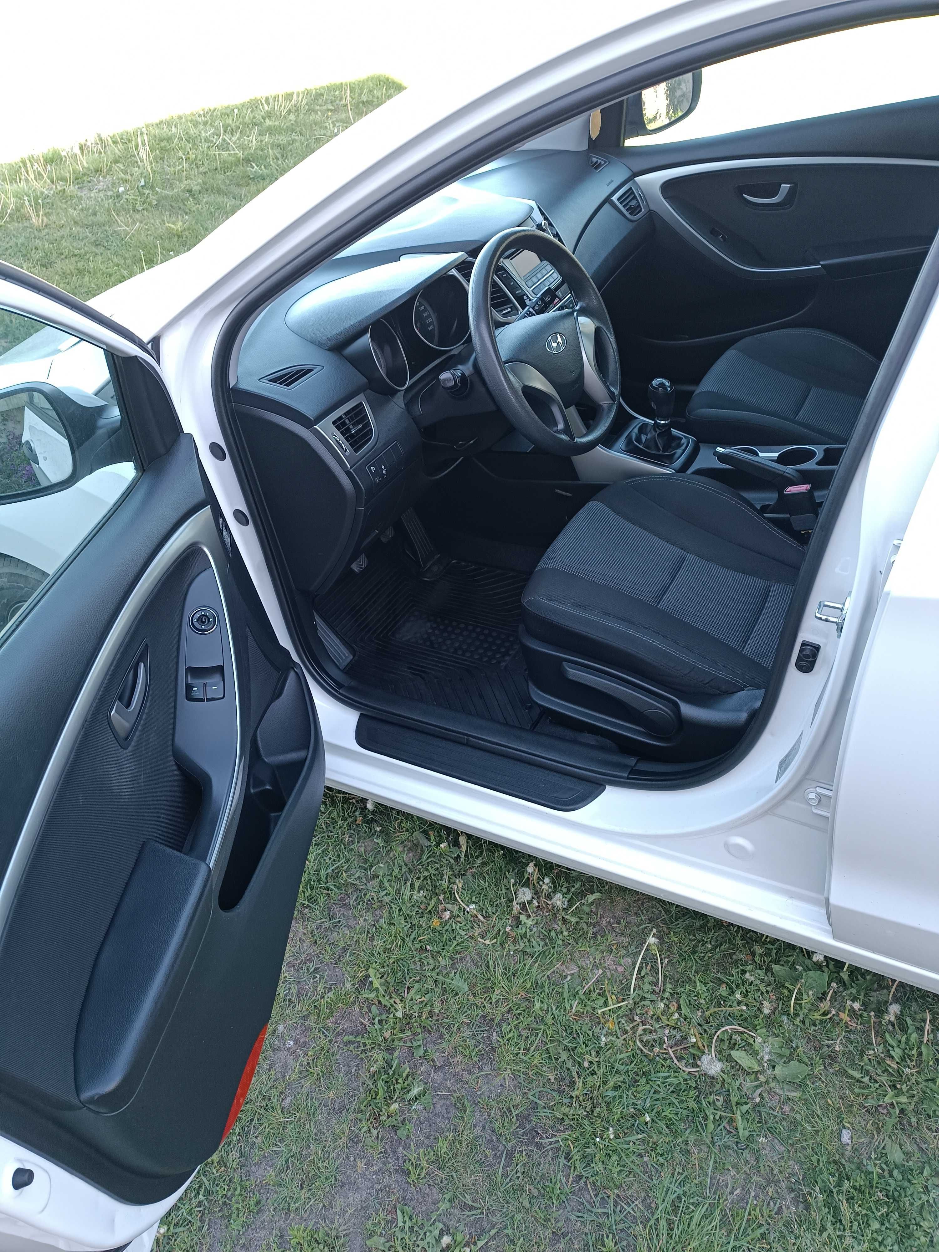 Hyundai i30 1.4 crdi 90 KM 1 właściciel w Polsce 2012r.