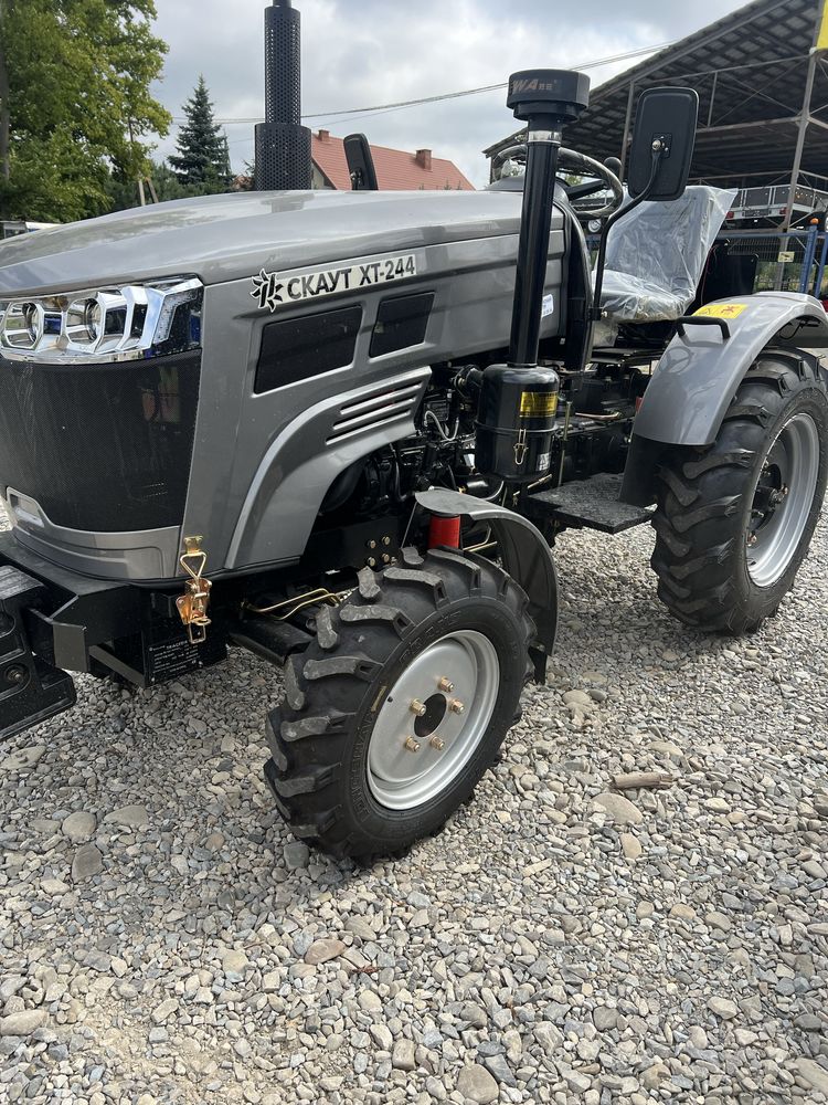 Трактор Скаут XT244, повнопривідний