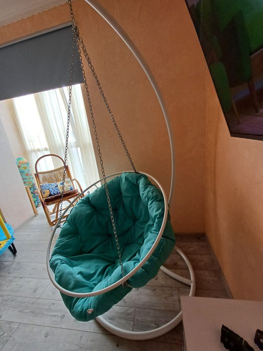 Крісло-кокон папасан, крісло-гойдалка, підвісне зі стойкою