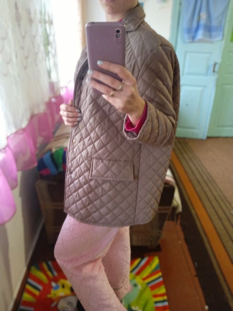 Куртка весняна 600 грн