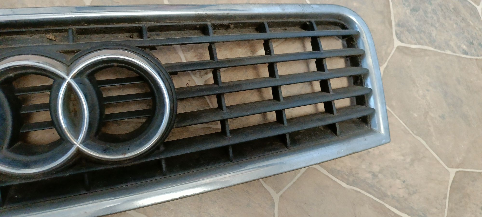 Grill atrapa audi A4 B6