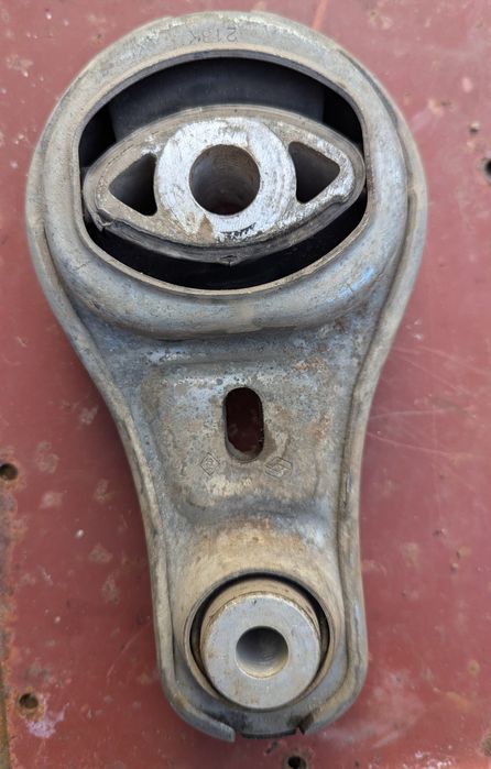 Оригінальна подушка двигуна Рено мастер ІІІ кат. номер 93860700