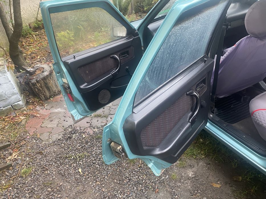 Автомобіль ваз 2109