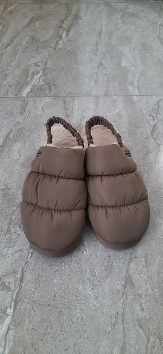 Тапки, ботинки меховые женские